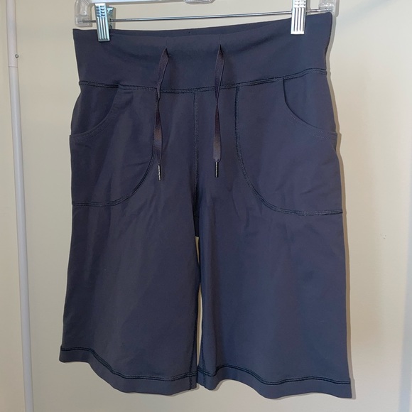 lululemon athletica Pants - Lululemon be still bermudas